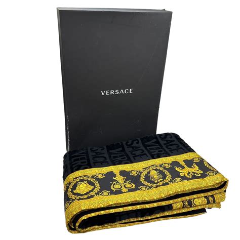 telo mare versace amazon|1.